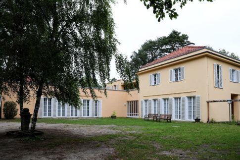 bild-parzival-schule-berlin-gelaende-und-haeuser-perls-anbau-1 bild-parzival-schule-berlin-gelaende-und-haeuser-perls-anbau-1